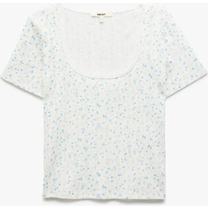 Pamuklu Slim Fit Ribanalı U Yaka Kısa Kollu Çiçekli Tişört