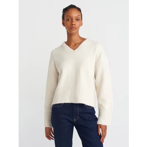 10645 V Yaka Yumuşak Dokulu Triko Kazak-Füme M.