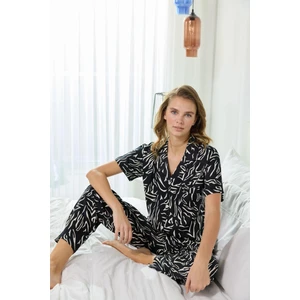 Kadın Önden Düğmeli Gömlek Yakalı Pamuk Saten Dokuma Göğüs Cepli Kısa Kol Pijama Takımı