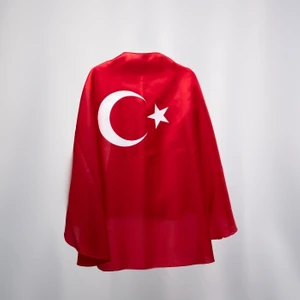 Ay Yıldız Baskılı Türk Bayraklı Kırmızı Pelerin