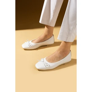 Pembe Potin Küt Burunlu Fiyonk Detaylı Rahat Kalıp Babet 81-140-25