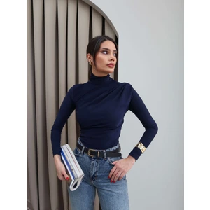 Omuz ve Bel Pile Detaylı Bluz