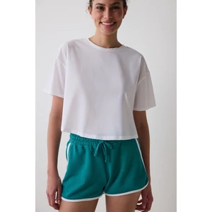 Beyaz Sırt Detaylı Tişört