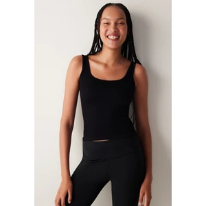 Siyah Dikişsiz Kare Yaka Seamless Üst