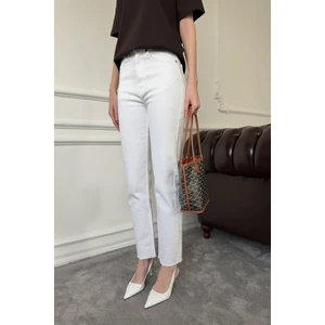 Kesik Paça Boyfit Jean- Beyaz