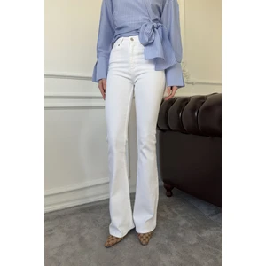 Marka Model Ispanyol Jean- Beyaz