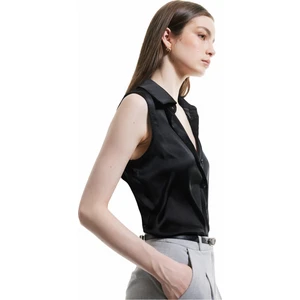 Düğmeli Klasik Yaka Kolsuz Saten Gömlek