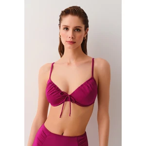 Önden Bağcıklı Destekli Bikini Üst