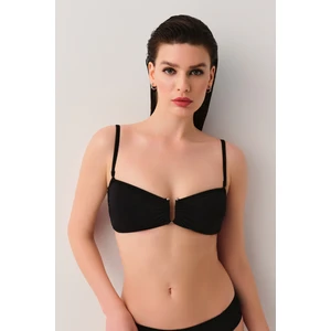 Metal Aksesuarlı Straplez Bikini Üst