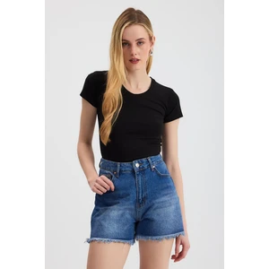 2215 V Yaka Bady Siyah