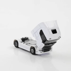 Oyuncak Vitrinim Metal 1:50 Ölçek Sesli ve Işıklı Tır Kafası Beyaz  Renk