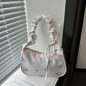 Nazik ve Tatlı Sevimli Küçük Çiçek Yay Yüksek Değer Vahşi Moda Omuz Çantası (Yurt Dışından)