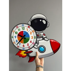 Sevimli Astronot Montessori Çocuk Odası Eğitici Ahşap Duvar Saati - Sessiz Mekanizma, Şık Tasarım