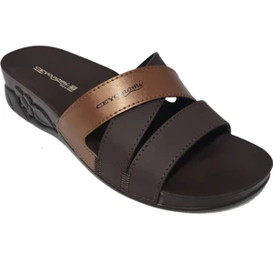 Flora-13 Kadın Terlik Düz Topuklu Kahve Renk Konfor ve Hafiflik Sunan Tasarım