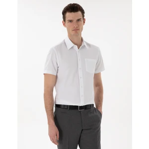 Pierre Cardin Erkek Beyaz Basic Regular Fit Kısa Kollu Cepli Gömlek 50307003-VR013