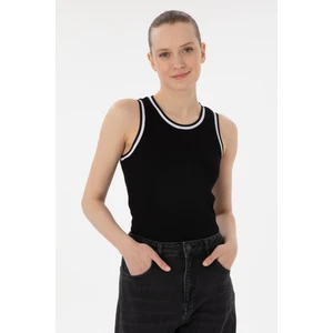 U.S. Polo Assn. Kadın Siyah Tişört 50305857-VR046