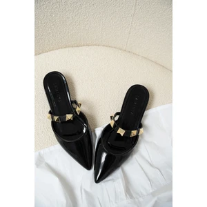 Ricco Siyah Rugan Zımba Detaylı Kadın Terlik