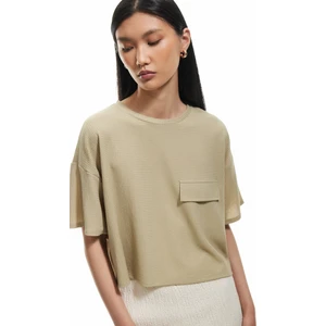 Aplike Detaylı Dokulu Bisiklet Yaka Kısa Kollu Tişört