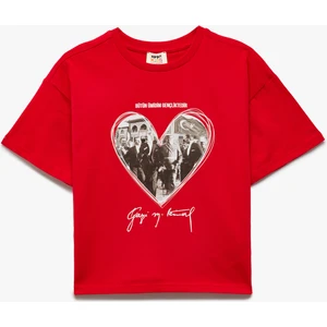 Pamuklu Kısa Kollu Bisiklet Yaka Kalpli Atatürk Baskılı Tişört