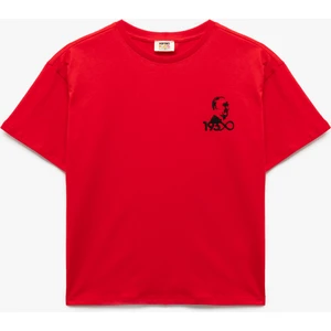 Pamuklu Kısa Kollu Bisiklet Yaka Mustafa Kemal Atatürk Nakışlı Tişört