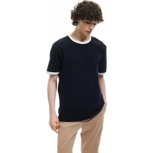 Kısa Kollu Waffle Dokulu Regular Fit Basic Yarım Fermuarlı Tişört