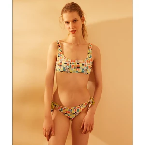 Fiyonk Detaylı Bikini Altı