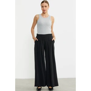 Volanlı Bol Kesim Krep Pantolon - Siyah
