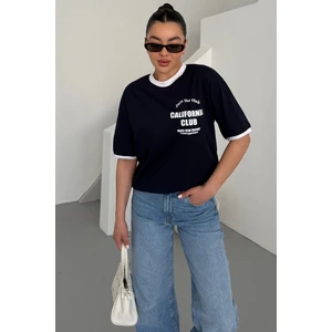 Kadın Lacivert Bisiklet Yaka Yaka Detay California Baskılı Oversize T-Shirt