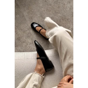 Nişantaşı Shoes Jeremi Siyah Kırışık Mat Kemer Detay Düz Taban Kadın Babet