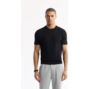 Erkek Siyah Bisiklet Yaka Önü Jakar Detaylı Rayon Triko T-shirt A51Y5004