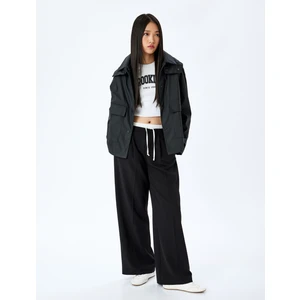 Kapüşonlu Cepli Su Itici Fermuarlı Trençkot