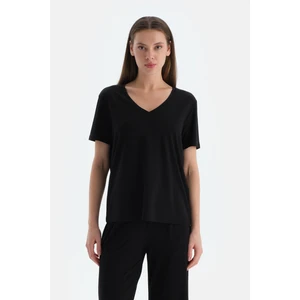 Siyah V Yaka Kısa Kollu Tişört