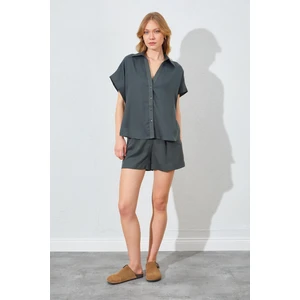 Kadın Açık Haki Oversize Düşük Kol Gömlek Şortlu Takım