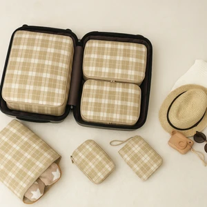 6'lı Bej Kare Ekose Desenli Valiz Bavul Içi Düzenleyici Seti Seyahat Hurcu Çanta Makyaj Organizer Seti