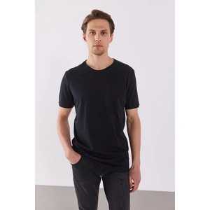 Simon Bisiklet Yaka Cep Detaylı Basic Tişört - Siyah