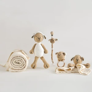 Tiny Lamb Lamb Ailesi 5 Parça Bebek Seti - Müslin , Amigurumi Uyku Akadaşı-Oyuncak, Emzik Tutucu, Çıngıraklı Diş Kaşıyıcı, Koku Mendilli Uyku Arkadaşı