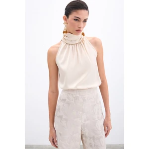 Boğazlı Kolsuz Bluz - Bej