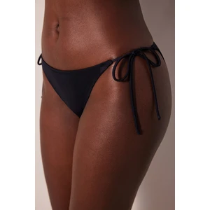 Basic Siyah Bikini Altı