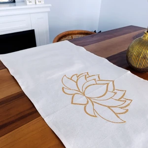 Lotus Çiçeği Işlemeli Runner 140*40  cm  Tasarım Runner Masa Örtüsü