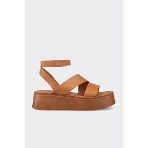 Taba Deri Kadın Dolgu Topuk Sandalet