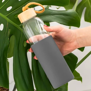 2409-5 Matara 550 ml - Bambu Kapaklı Suluk Antrasit Kılıflı Borasilikat Cam Su Şişesi
