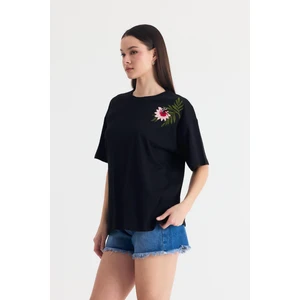 Siyah Nakış Detay Oversize Tişört 2150-21