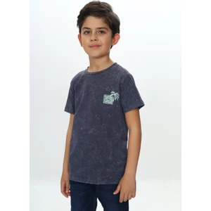 Erkek Çocuk Yıkamalı Göğsü Baskılı Tişört