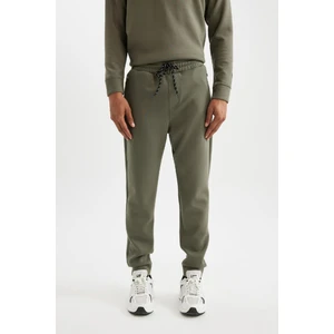 DeFactoFit Sporcu Jogger Eşofman Altı Slim Fit Dar Kesim Skuba Dalgıç Kumaş Standart Paça C0485AX24AU