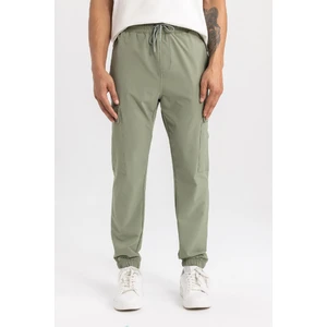 DeFactoFit Sporcu Jogger Eşofman Altı Standart Fit Dokuma Kargo Cepli Lastikli Paça C1883AX23WN