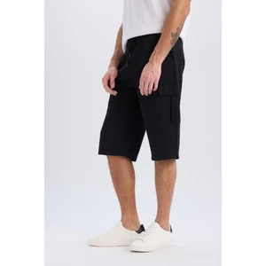 Slim Fit Dar Kesim Kargo Cepli Basic Düz Kapri Şort T4693AZ25SM
