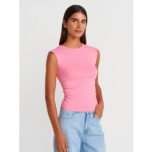 21054 Büzgülü Basic T-Shirt-Siyah