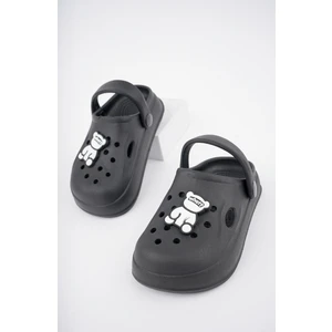 Unisex Çocuk Figürlü Sticker Sandalet Terlik Eğlenceli Tasarım ve Rahat Kullanım