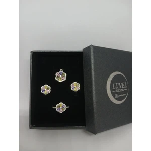 925 Ayar Gümüş Renkli Taşlı Çiçekli Takı Seti - Kolye Ucu, Küpe ve Yüzük (11,21 Gr.)