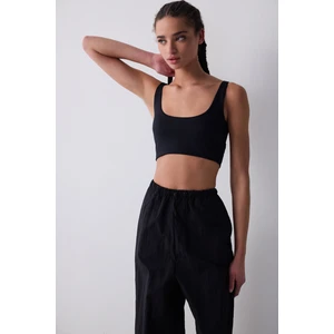 Sporty Cut Out Siyah Üst